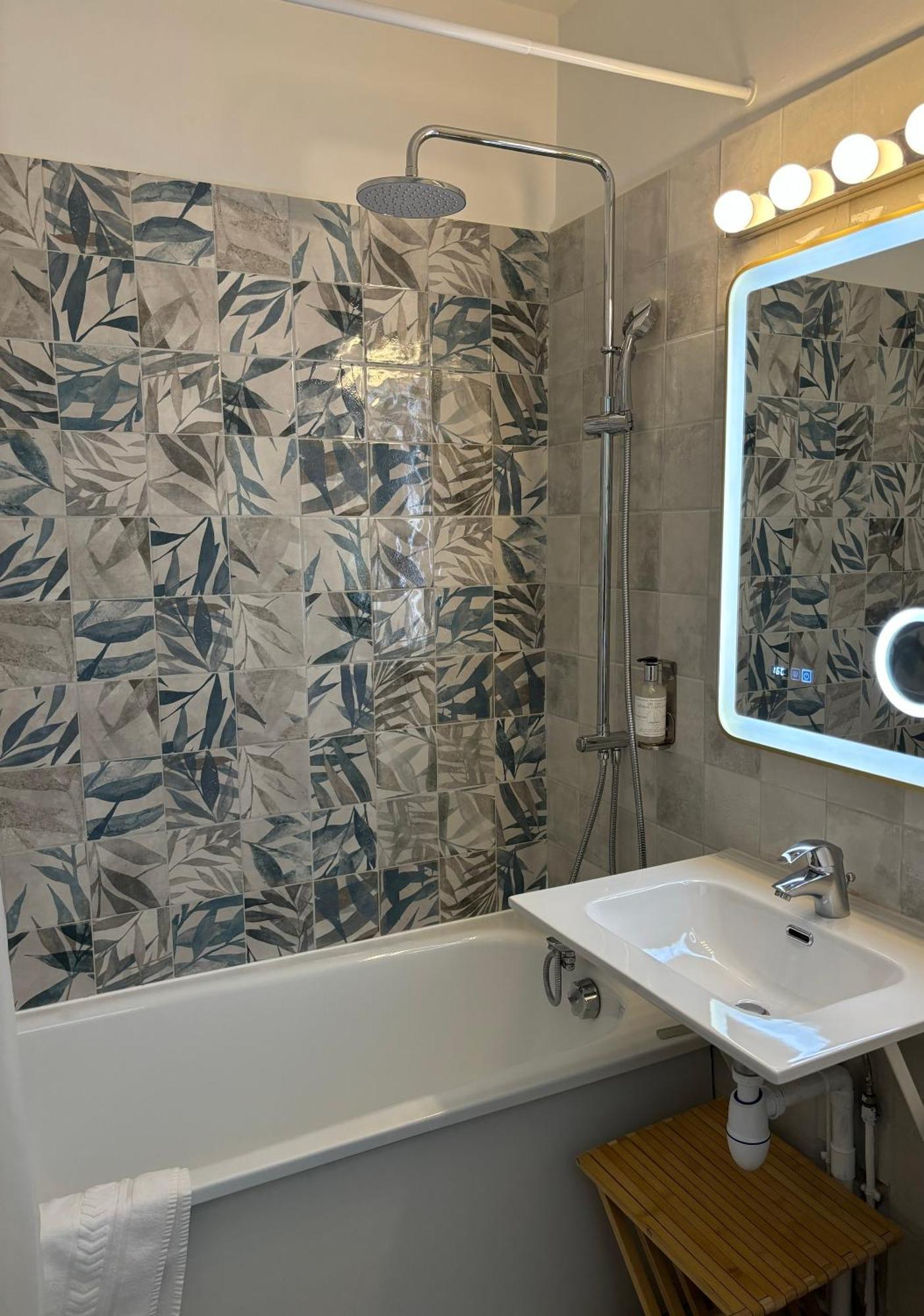 Ambassadeur Hotel - Cherbourg Port De Plaisance Cherbourg-en-Cotentin Exterior foto