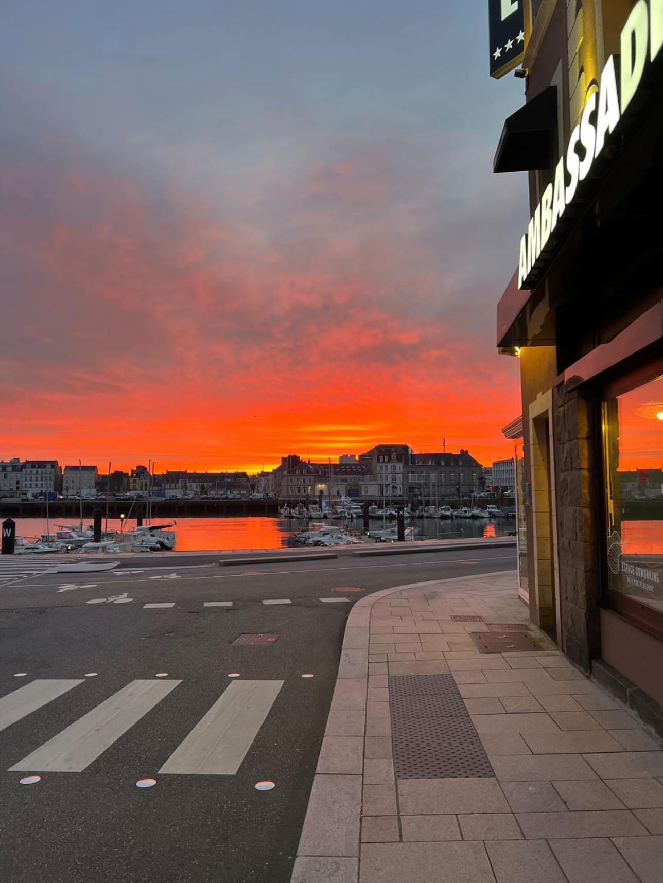 Ambassadeur Hotel - Cherbourg Port De Plaisance Cherbourg-en-Cotentin Exterior foto